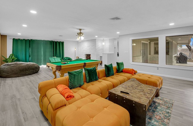 Relax and Recharge 15 minutes from the Las vegas Strip in a horse ranch house
