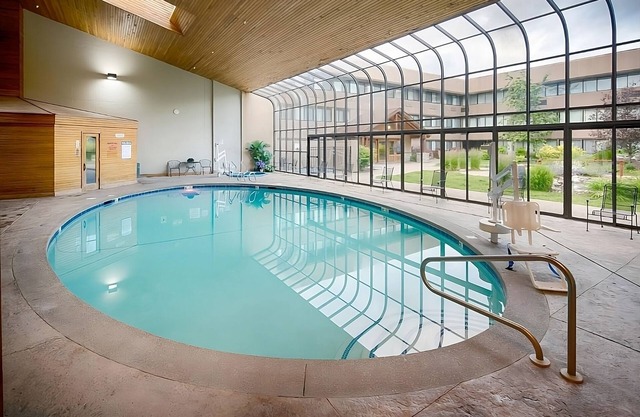 Relax and Recharge! 4 Relaxing Units, Indoor Pool, FREE Parking, Pets Allowed!