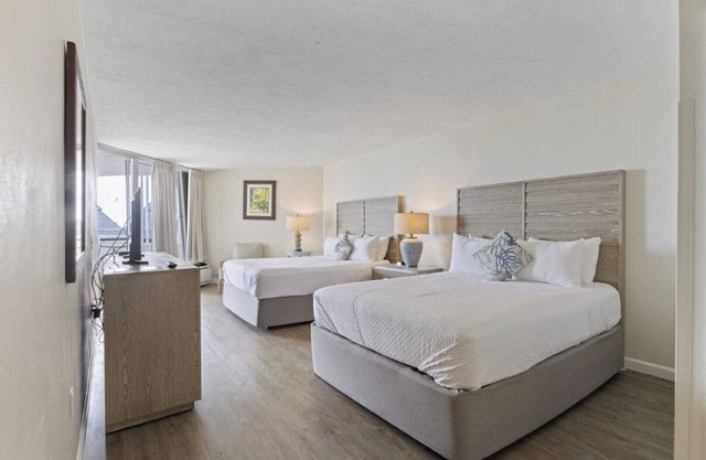 Relax and Recharge in Islamorada – Ground Floor Suite