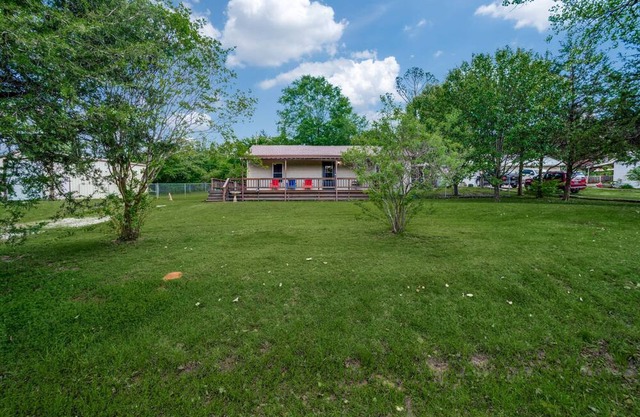 Relax and Reconnect at Lake Texoma Lodge - Tranquil Setting Near Marinas and Choctaw Casino!