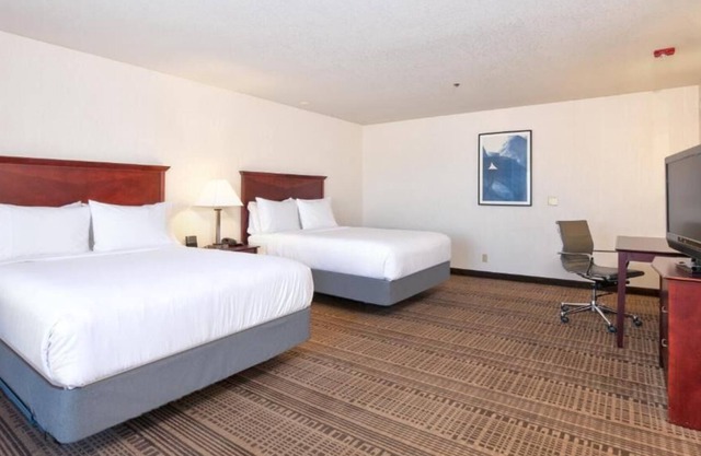 Relax and Unwind! 2 Family-friendly Units! Free Parking and Pool Access Awaits!