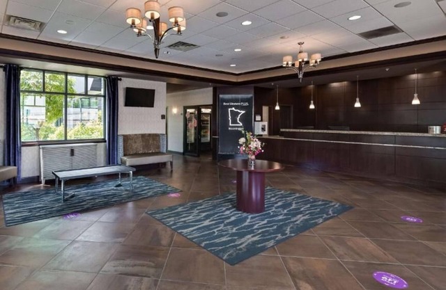 Relax and Unwind: Indoor Pool and Water Park - Close to Mall of America