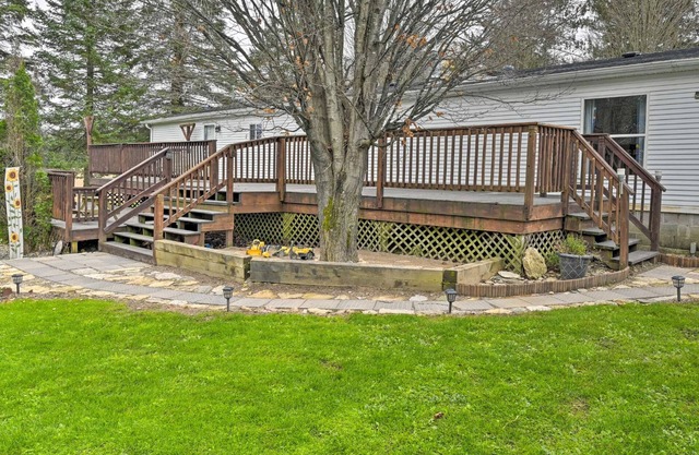 Relax at Northern Oasis! County Setting. Near Lakes, Wolf River & ATV/UTV Trail.