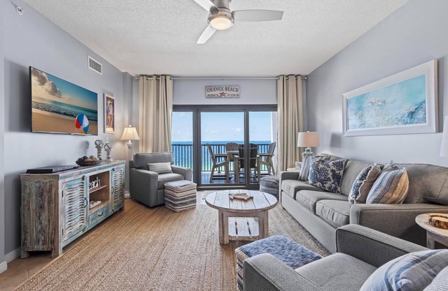 RELAX AT THE BEACH IN THIS GORGEOUS GULF FRONT CONDO! THE PALMS #914
