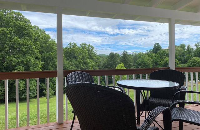 Relax at the Stargazer, clean & serene!