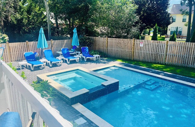 Relax at this Cape Escape Pool & Spa, Lower Unit, 4 Bed 2.5 Bath, Expansive Deck
