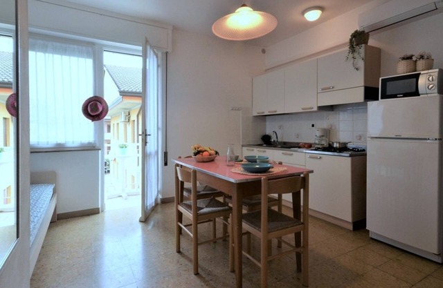 Relax by the Coast – 100m to the Sea, Full of Natural Light