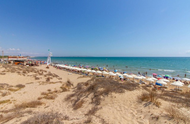 Relax by the sea and enjoy the waves of the Mediterranean.