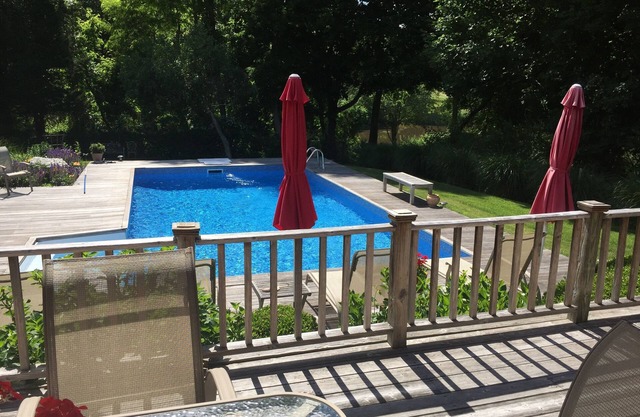 Entspannen Sie am Pool, oder zu Fuß zum Strand und Restaurants