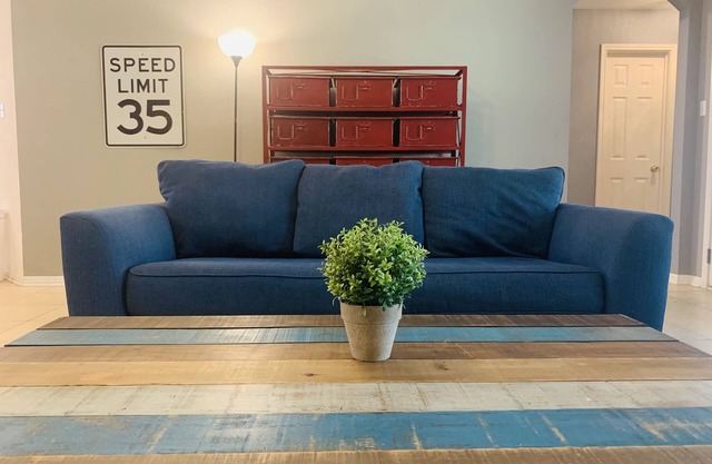 Entspannen Sie sich und genießen Sie Austin: 3/2 Big House + Shopping + Greenbelt + Kingsize-Bett