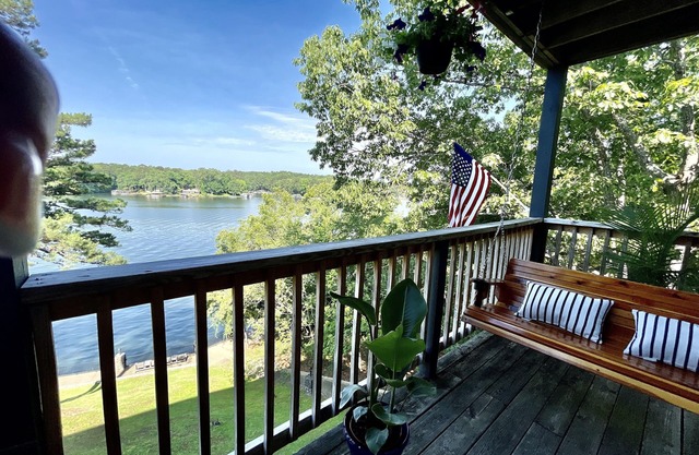 Relax & Enjoy beautiful Sunsets! * Boating Packages Available!