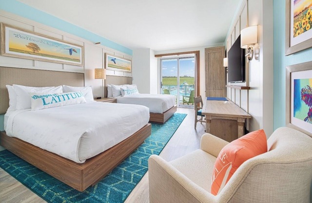 Relax in a Double Queen Room Near Kansas Speedway and Wyandotte County Lake