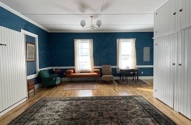 Relax in a Historic Odd Fellows Hall - close to Stowe, breweries, and hiking