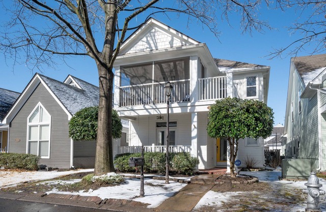 Relax in a Spacious 3 Bedroom + Office- Mud Island/Downtown