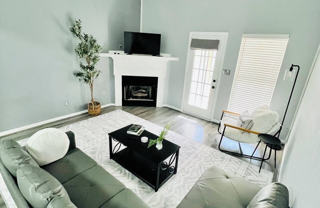 Relax in modern style and comfort in Augusta!