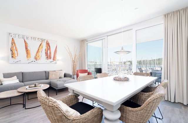 Entspanne dich in der Luxuriösen Ferienwohnung Hafenkino 23 an der Ostsee!