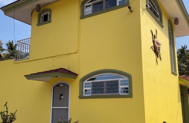 Relax in the sun and enjoy paradise when you stay at the Casita Paraíso.