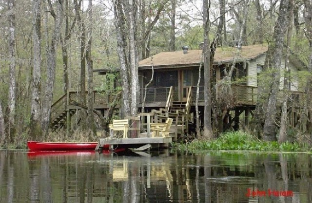 Entspannen Sie an einem wunderschönen Fluss in einer natürlichen Umgebung in Florida