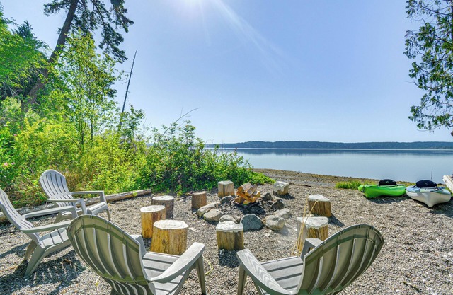 NEU! PNW Shelton Home mit Kajaks, Grill & Pvt. Strand