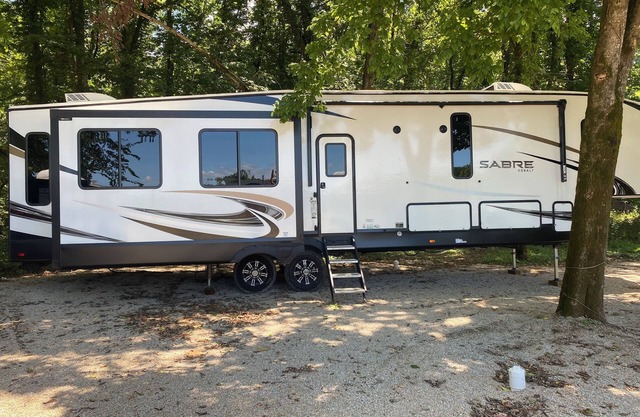 Relax on beautiful Current River in Luxury!