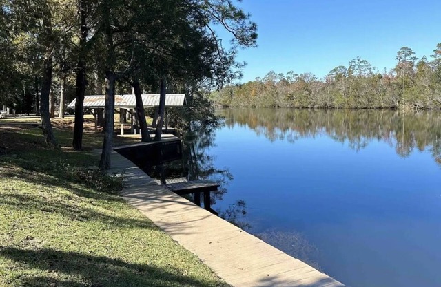 RELAX ON BLACKWATER RIVER