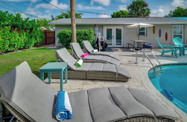 Relax & Recharge: Saltwater Pool + Lush Backyard Oasis in Palm Beach Gardens