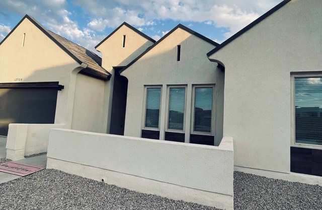Relax & Recharge: Spacious 4BR Oasis in Horizon City! El Paso, TX subcity