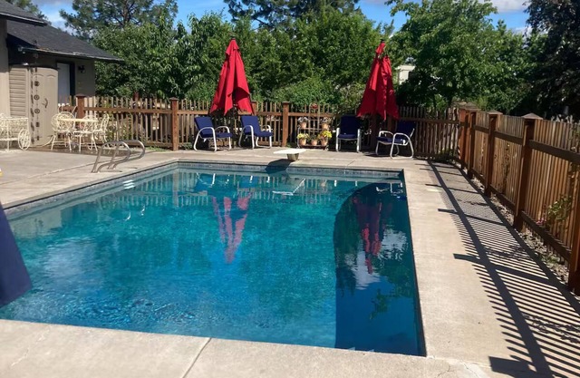 Relax, Reconnect, Explore Scenic Retreat + Pool, Treehouses & Adventure Nearby