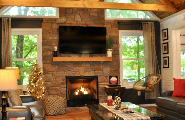 Relax Refresh & Reconnect Lakefront on Autumn Lake, 3min to Salmon River