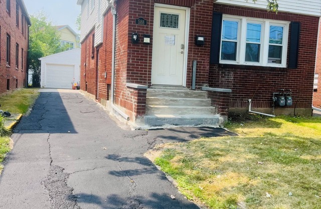 Relax with Peaceful Superb 3-bedroom apartment 2Fl with AC in Tonawanda Town