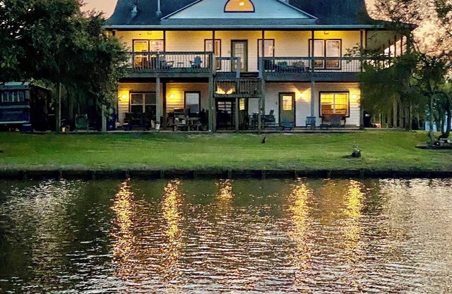 Relax with the entire family at this beautiful waterfront home