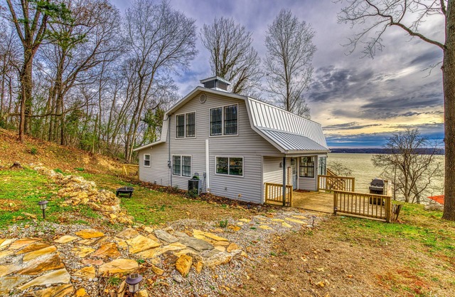 Relax with the family at this beautiful lakefront cabin located on Wilson Lake.
