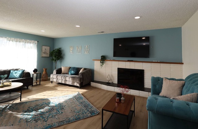 Relax with your family in this peaceful and quiet neighborhood.