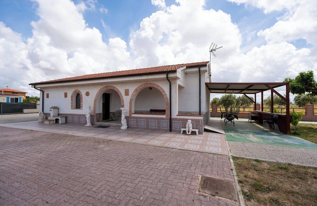 RELAXATION AND WELLNESS IN THE GREEN JUST A STONE'S THROW FROM THE SEA