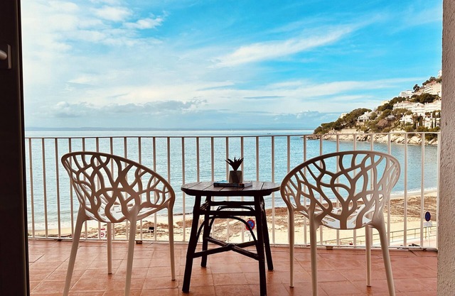 RELAXATION, SUNSET, SEA VIEW, SEA WITH CRYSTALLINE WATER, A DREAM FOR YOUR HOLIDAYS!