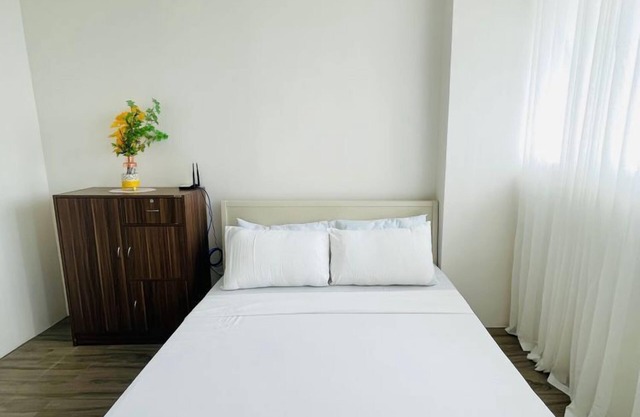 Relaxing 2-BR Condo with Pool and Playground