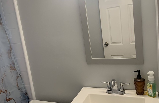 Relaxing 3 Bedroom home minutes from Downtown Dayton