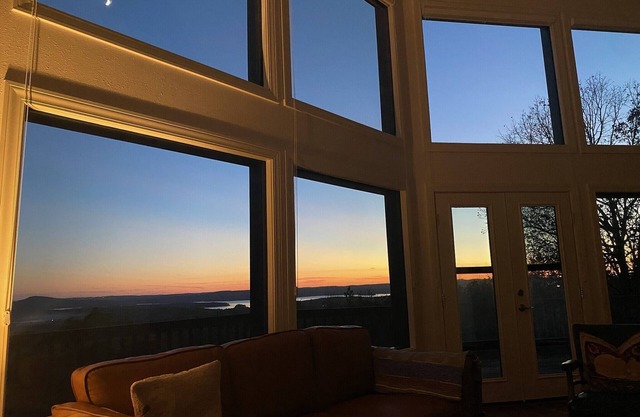 Relaxing 3-bedroom house in Roland with panoramic views