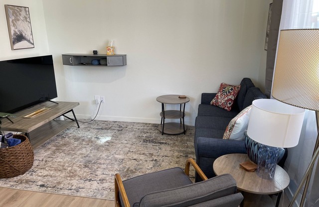 Relaxing 3-bedroom townhome in quaint Ft Lupton with all the amenities