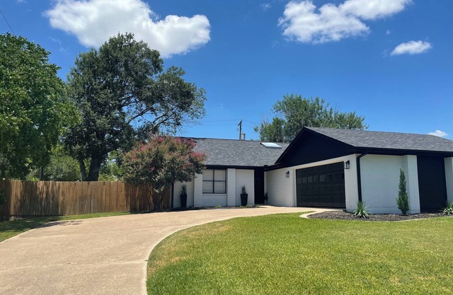 Relaxing 3-bedroom house with King suite & WiFi in wonderful Bryan