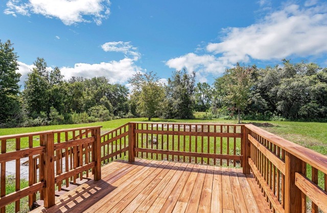 Relaxing 4br Hideaway In Groveland 4 Bedroom Cottage by RedAwning