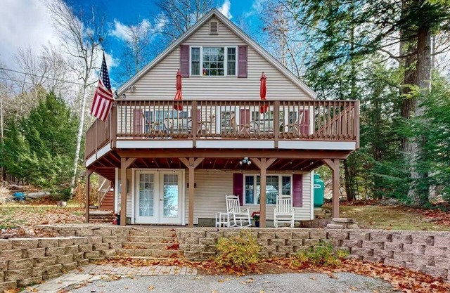 Relaxing 4BR Lake Home - Fire Pit Lake Access