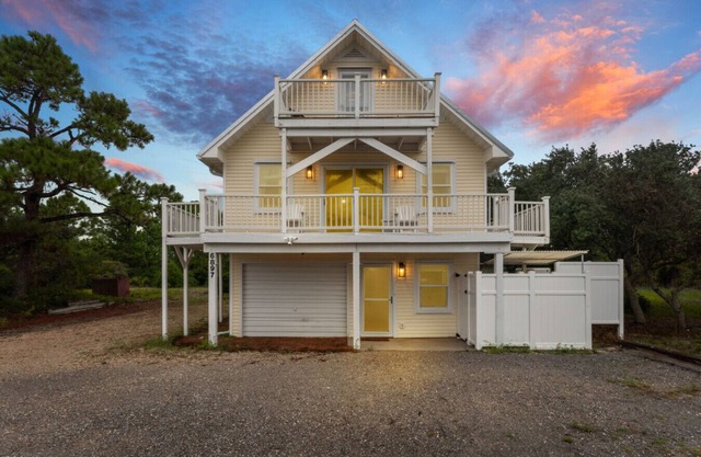 Relaxing Bama Belle Retreat Fort Morgan-Beach Access (Pet-Friendly)
