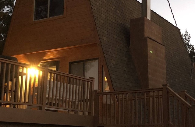 Pine Valley ist eine gemütliche Hütte in einer ruhigen Sackgasse, die sich perfekt für einen Familienurlaub eignet