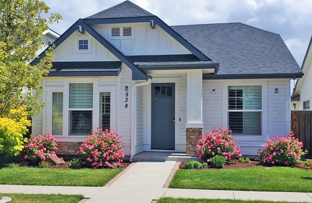 Relaxing Centrally Located Meridian Home