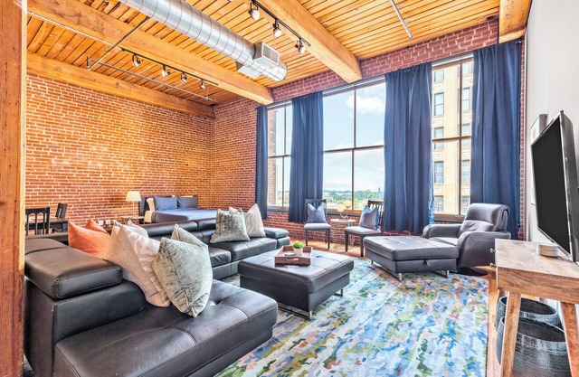 Relaxing Downtown Loft-Walk to Conventions/Games