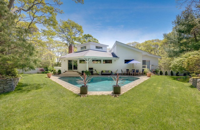 Entspannendes East Hampton Home mit beheiztem Pool