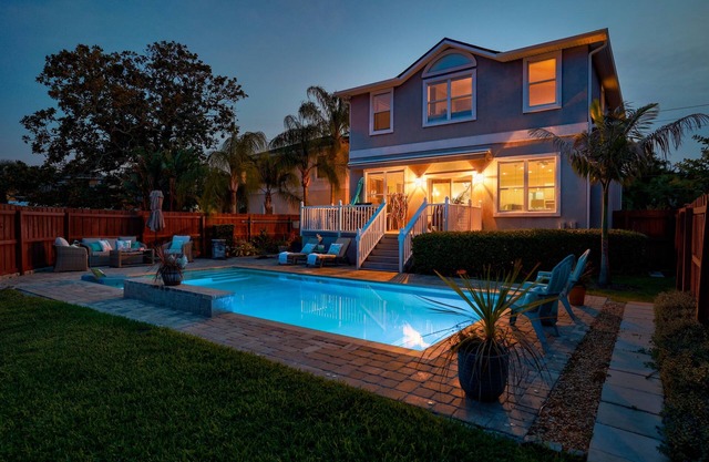 Relaxing Family Beach Home & Heated Pool