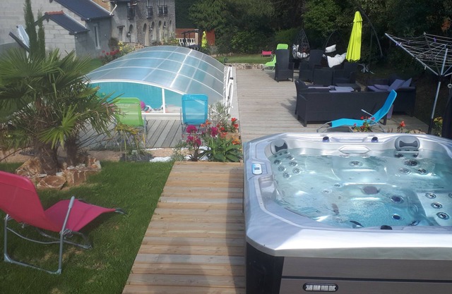 Erholsamer Urlaub im Herzen des Rance-Tals mit Whirlpool und Pool.