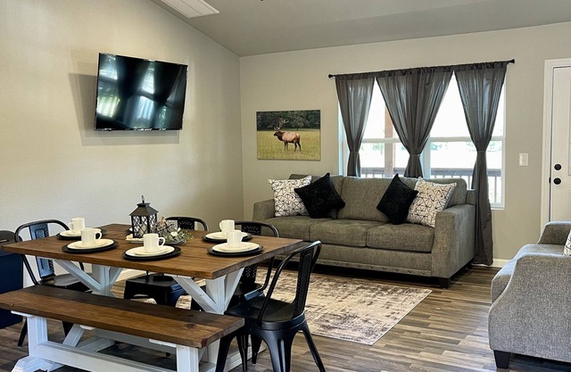 BRAND NEW HOME! Relaxing Hillside Getaway with a Mountain View-